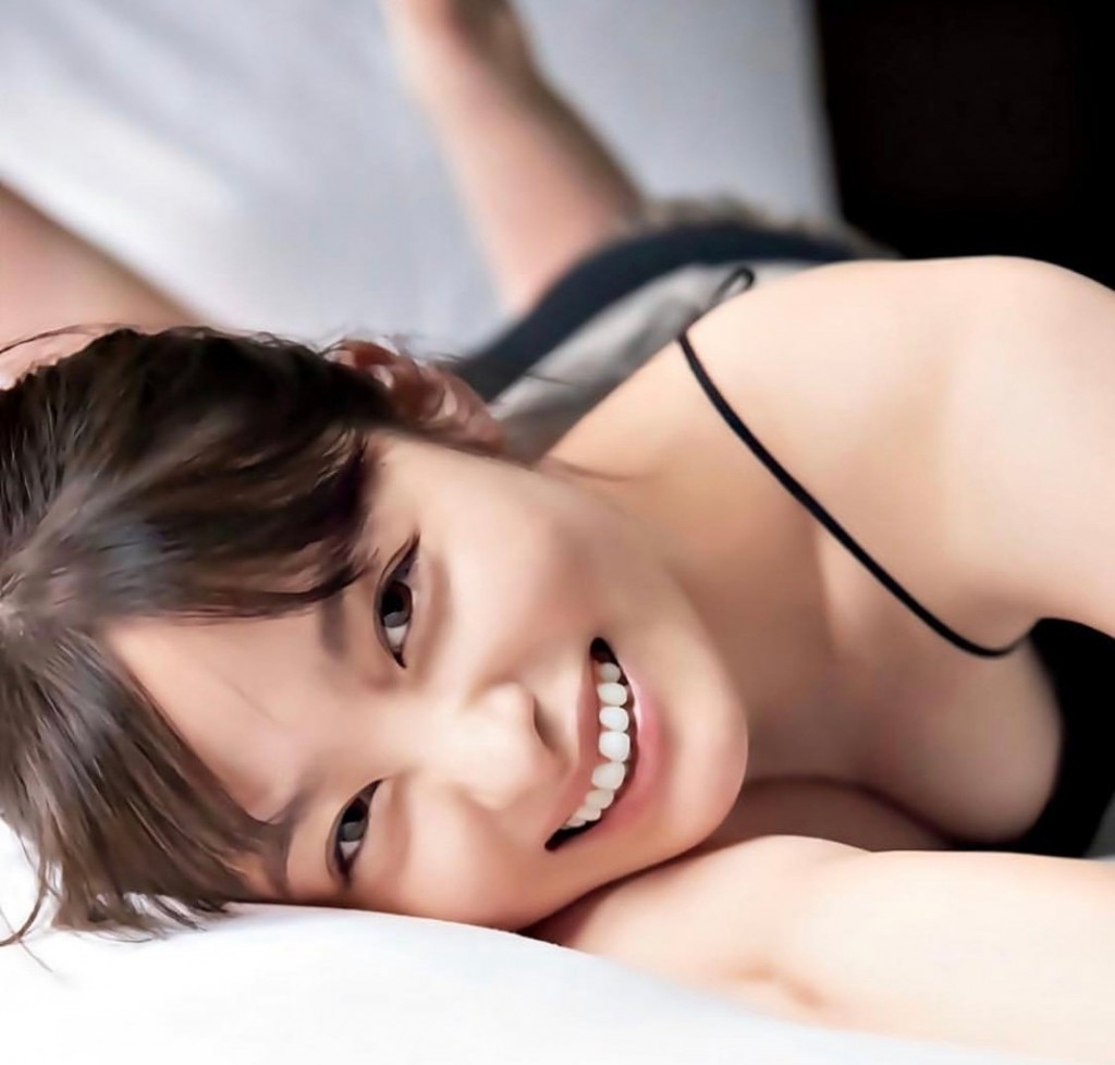 桥本环奈20岁生日性感写真图片