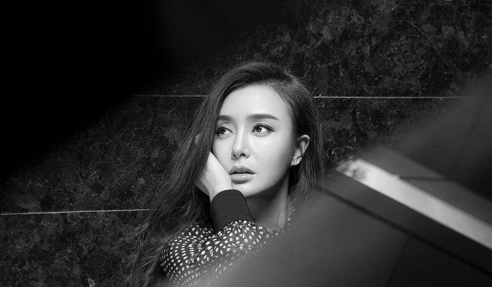 秦岚黑白气质写真大片 秦岚黑白气质写真大片