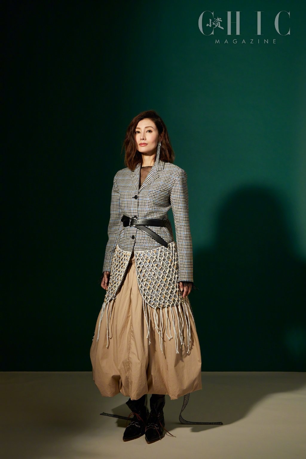 李嘉欣红色紧身皮大衣性感优雅成熟时尚写真