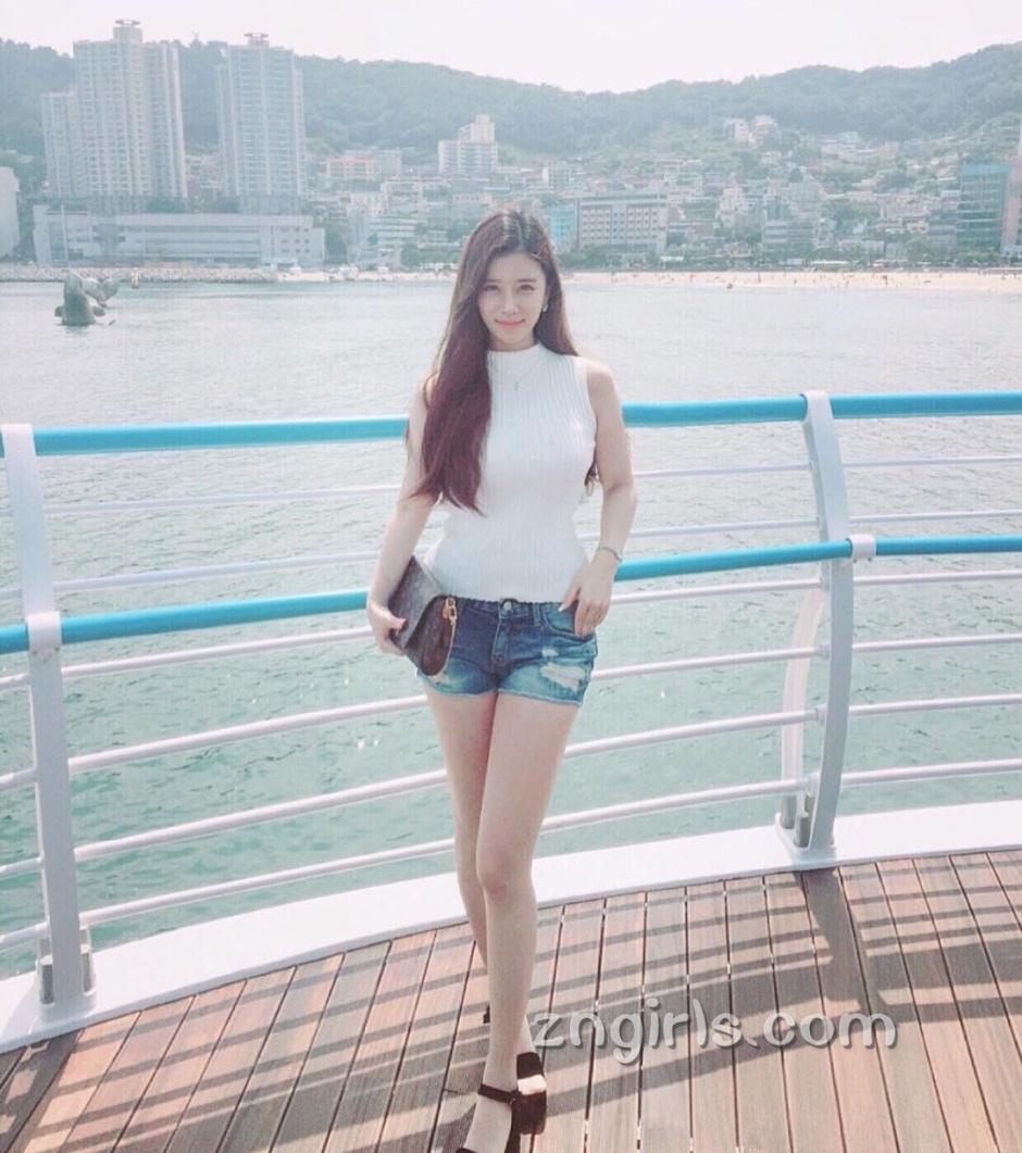 韩国美女Jin Yeyoung自拍时尚美照气质迷人