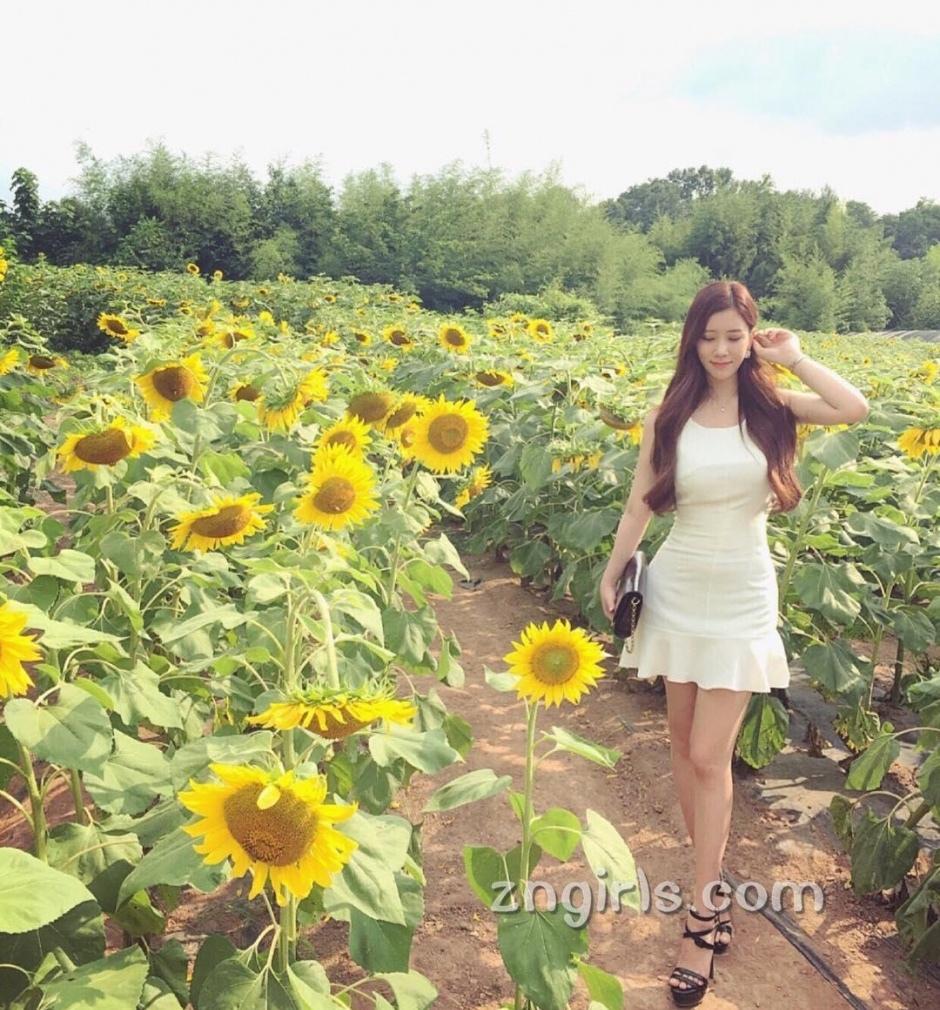 韩国美女Jin Yeyoung自拍时尚美照气质迷人