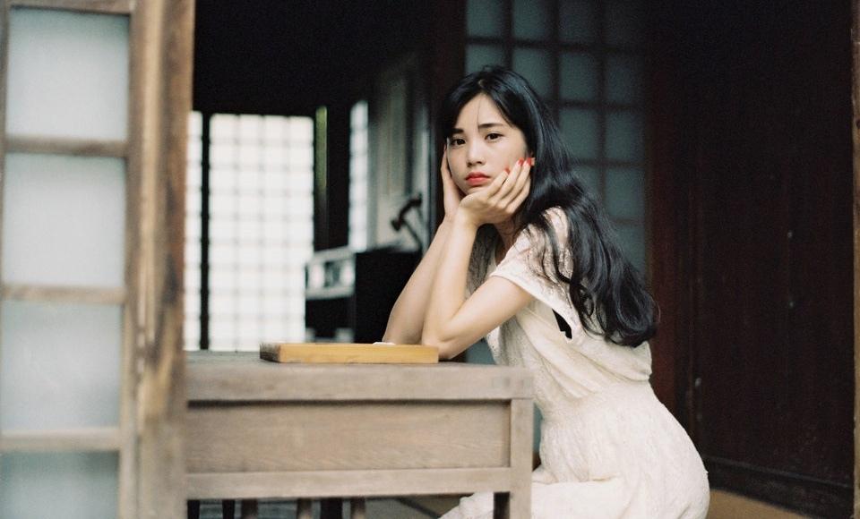 日式清纯少女街头时尚写真