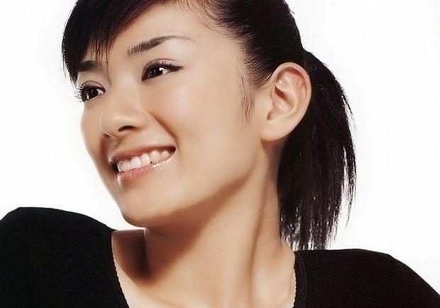 黄奕甜美笑容写真大片