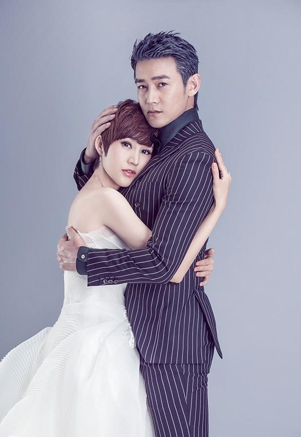 鲍蕾陆毅恩爱重新演绎浪漫温馨婚纱写真