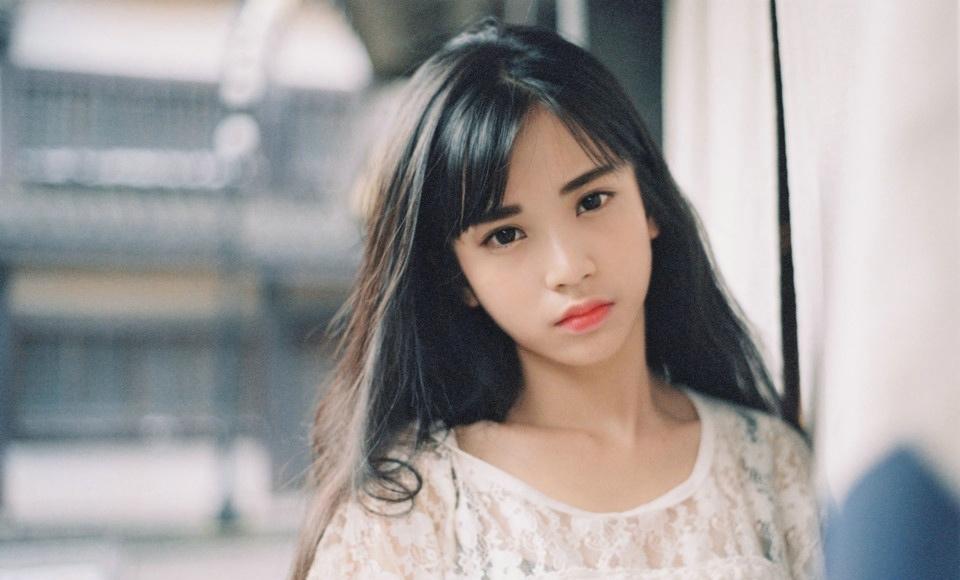 日式清纯少女街头时尚写真