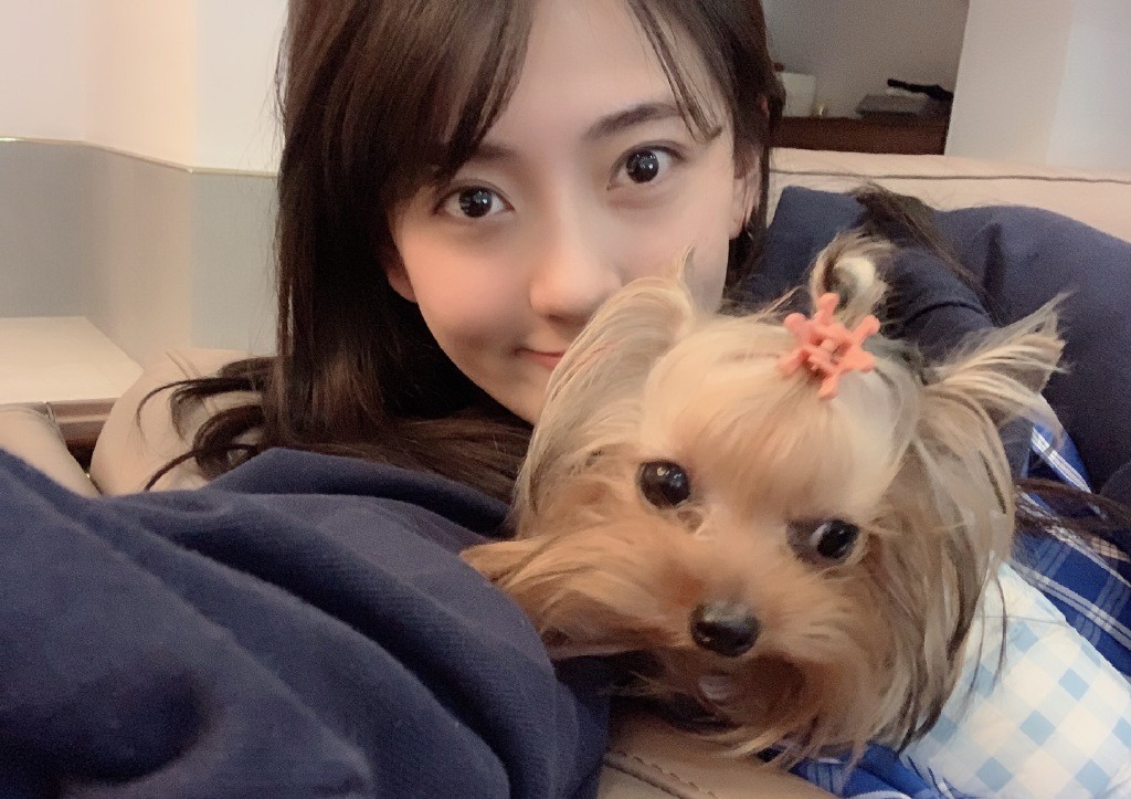 梁洁清新可爱俏皮自拍图片