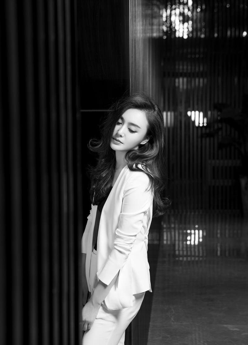 秦岚黑白气质写真大片 秦岚黑白气质写真大片