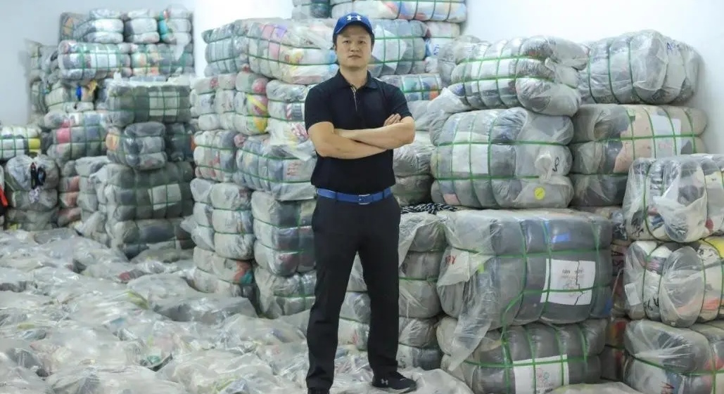 号称“非洲土皇帝”王垚标配5个世界小姐