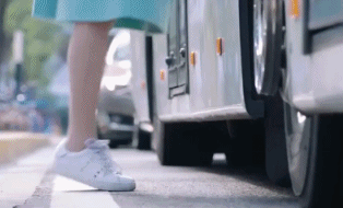 又惹争议了，嘴含戒指接吻，国产剧的吻戏开始了一场“病态传承”