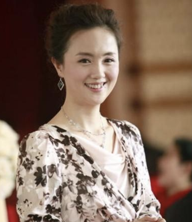 “捧不红”的10位女星，虽然观众扼腕叹息，但火不起来，也是幸运