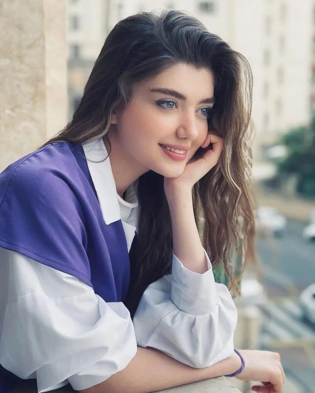 国外的美女：艳丽迷人