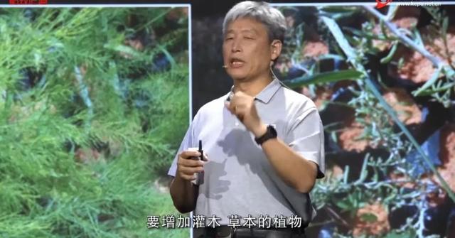 惊悚！深挖“跪地求水”真实原因，竟牵出惊人内幕，网友水太深