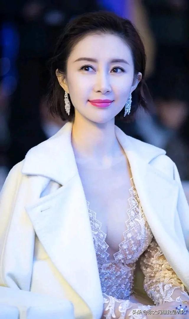 舒畅超高清图集：丰满性感，精致女人