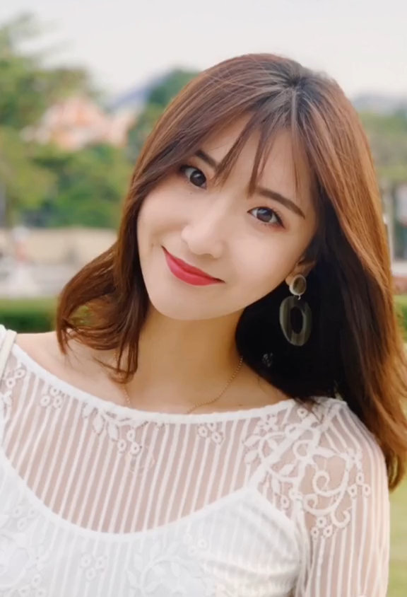 28岁的苏日曼因胃癌去世，14日举行葬礼，好友透露其抗癌最后时光