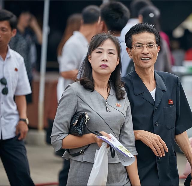 朝鲜美女被称为长裙子，朝鲜的离婚率非常低