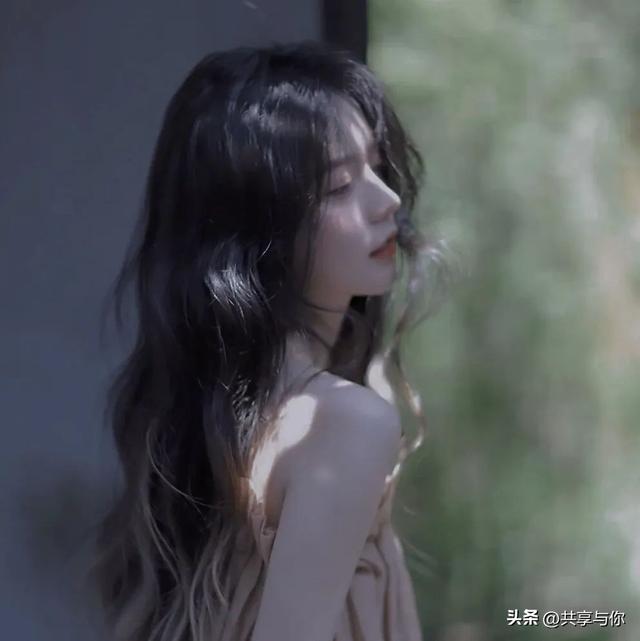 背影杀手 女生头像请签收，高级神秘温柔女头