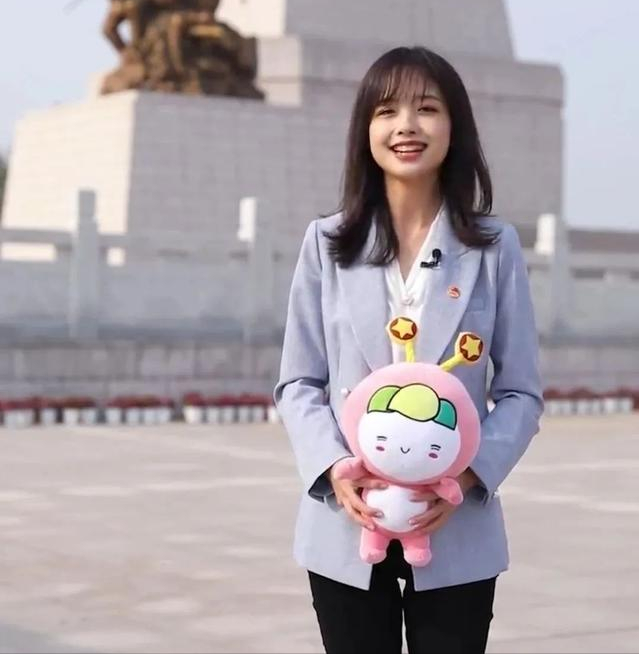 央视10大美女主持人,个个才貌双全,董卿知性,海霞端庄