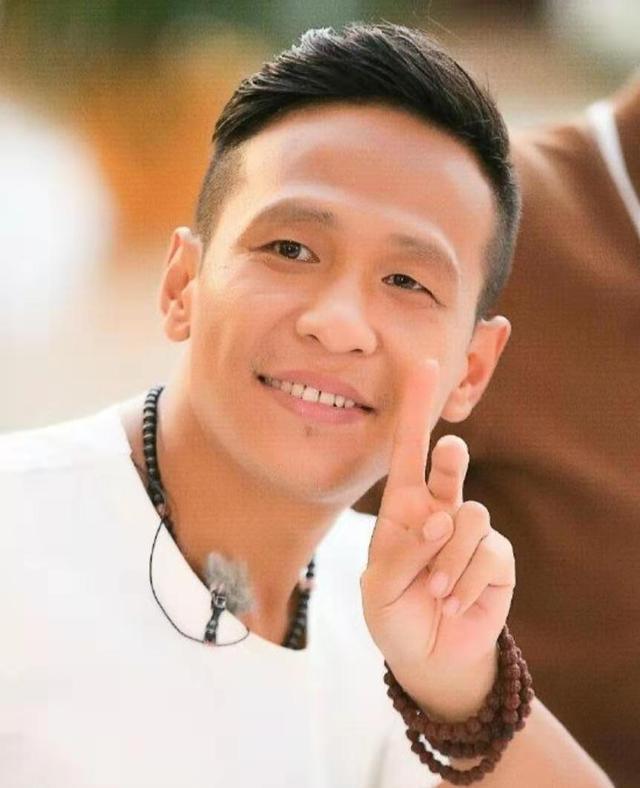 宋小宝离婚11年：他再婚生龙凤胎，后遭误诊，前妻霍晓红现状如何