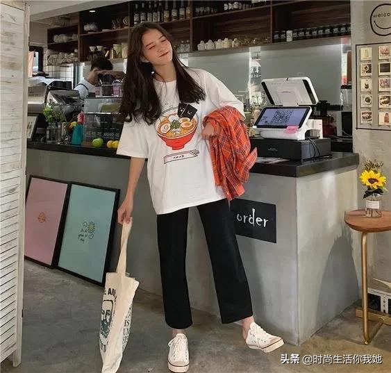 今夏王炸组合“T恤+阔腿”，人人皆能轻松驾驭！让你气质一路飙升