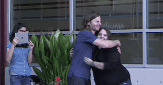 美最有良心老板翻车！自砍百万年薪补贴员工，却PUA性侵多位女性