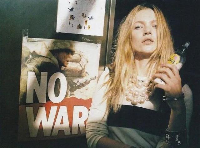 明星、超模都自愿素颜甚至裸体出镜,这位摄影大师究竟是谁?