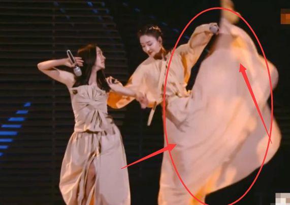 女星的一字马演绎：董璇笑称在甩秋膘，陈小纭可以劈到215度