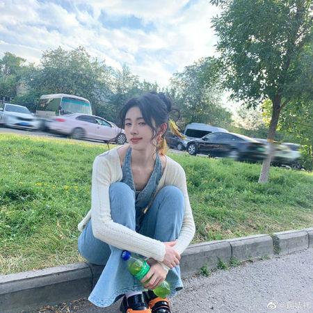 「4000年一遇美女」鞠婧祎上围消风成排骨胸！瘦过头近照曝光
