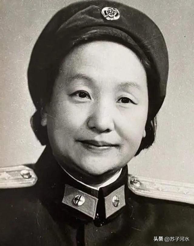 盘点新中国成立后解放军中18个女子第一人(一)