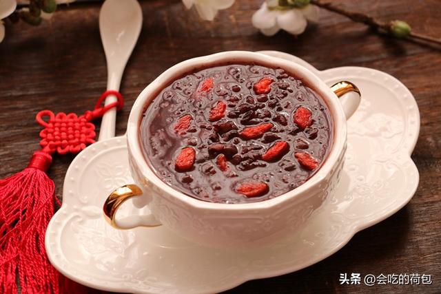 “老得慢”的女人,多半爱吃9种食物,看看哪种是你喜欢吃的?