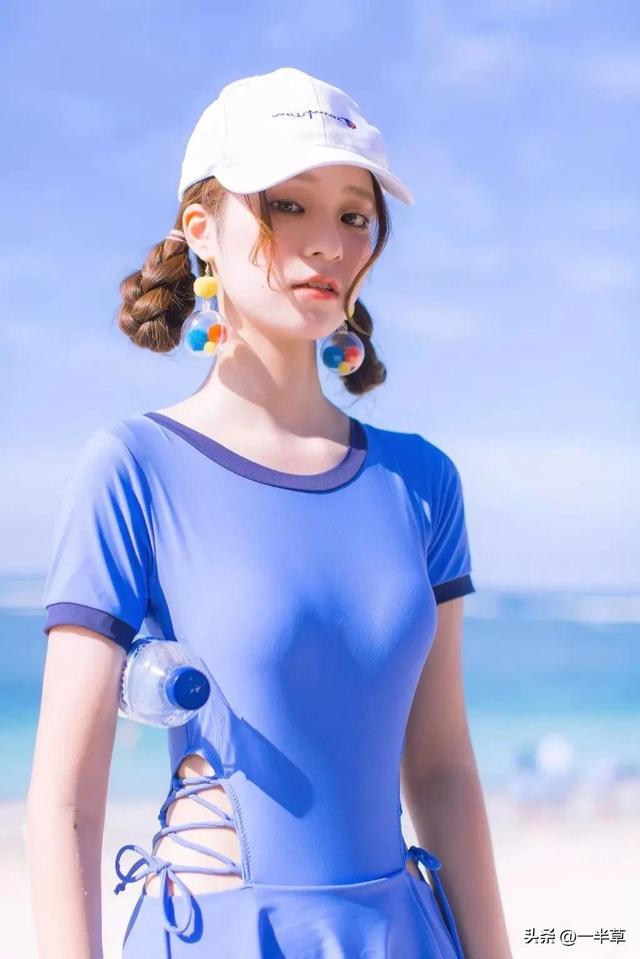 沙滩美女的诱惑