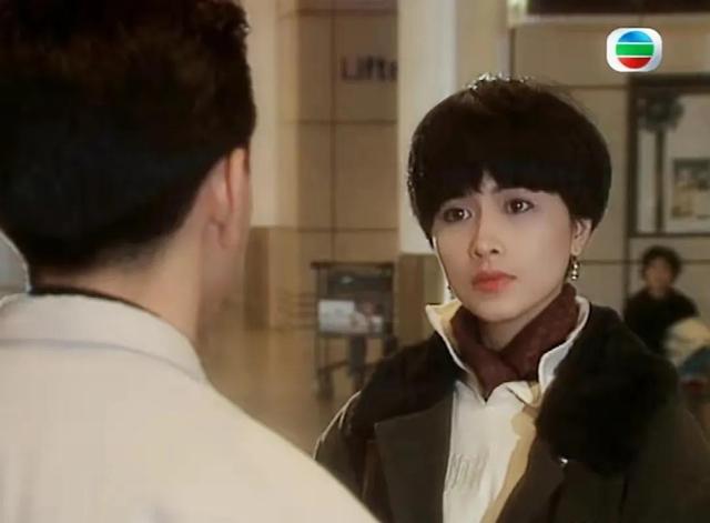 港圈“一眼万年”的短发美女，只服这12位，惊艳洋气，又美又酷帅