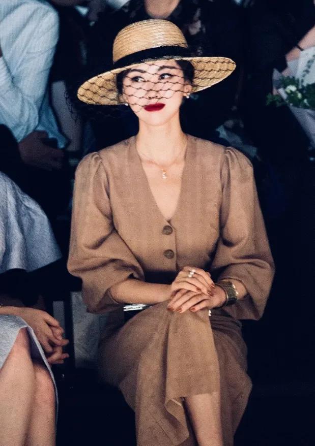 北京盛产美人,9位帝都女星,个个肤白貌美气质佳,各有各的韵味