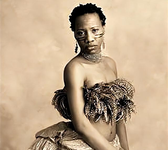 非洲女孩巴特曼因有巨臀,一生被赤身裸体展览,死后还被做成标本