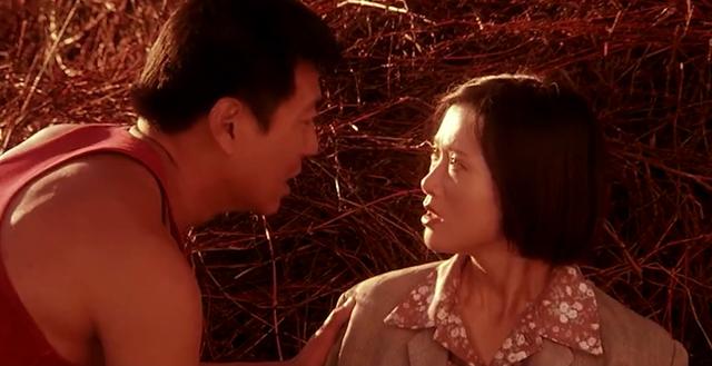 苦命女人年轻丧夫,因长得漂亮被三个男人看上,却选了个穷小子