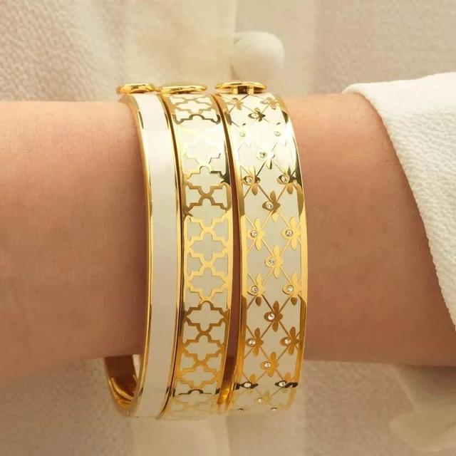 凯特、戴妃同款手镯，英国王室都爱的瓷器，情人节送礼大气有格调