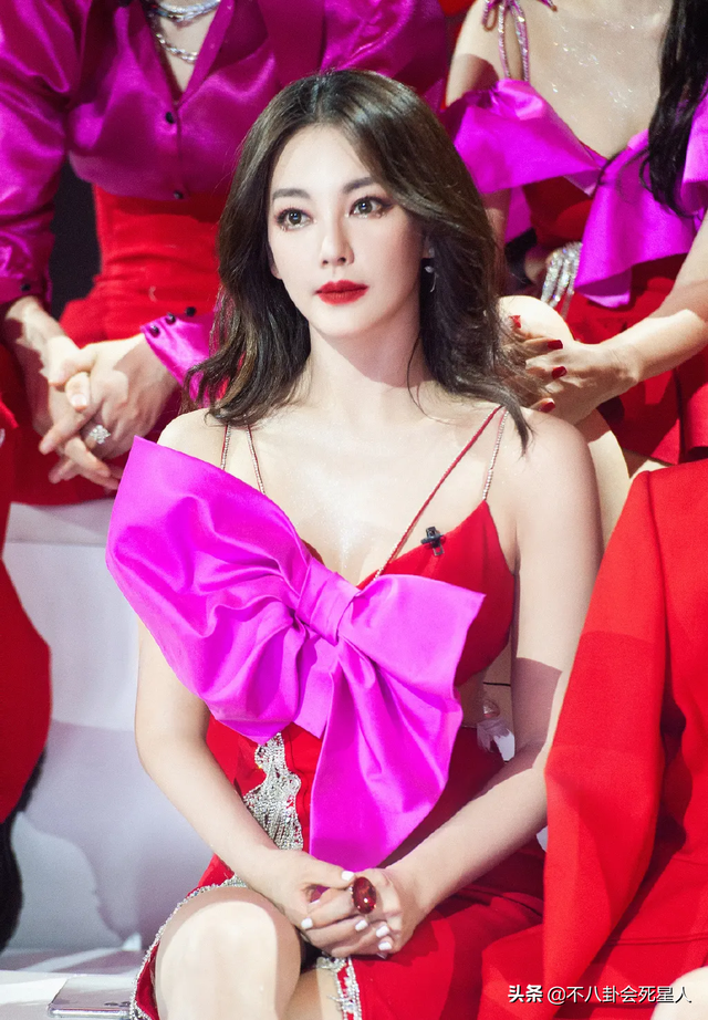 张雨绮的胸,戚薇的腿,景甜的臀,这些80后女星的身材,个个绝美