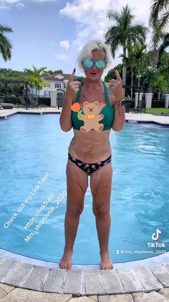 外国40岁女生减重180斤，分享比基尼照，却被嘲太老、腿像融化了