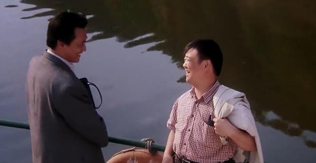 苦命女人年轻丧夫,因长得漂亮被三个男人看上,却选了个穷小子