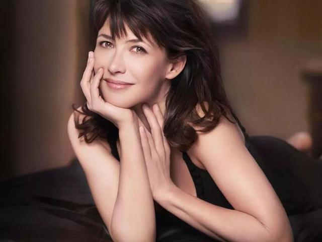 苏菲玛索：惊艳了岁月的法兰西玫瑰，56岁素面朝天，眼神依旧清澈