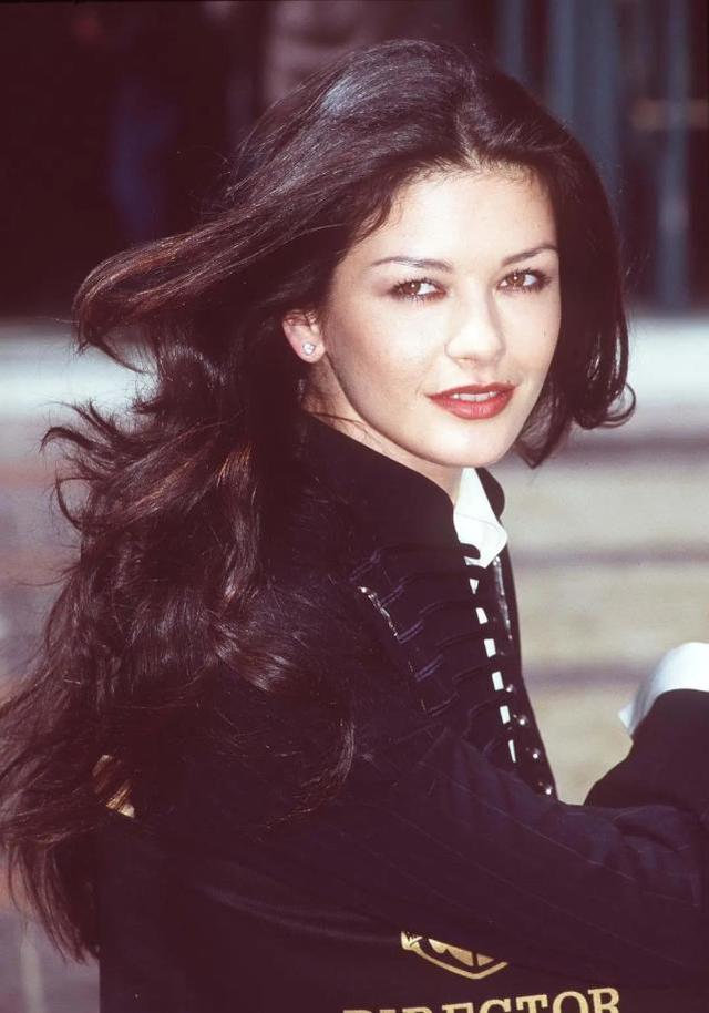 殿堂级的美人！“世界第一美”—凯瑟琳泽塔琼斯写真赏