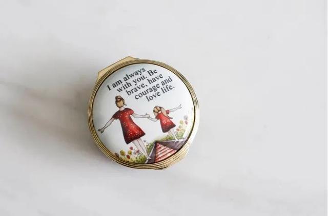 凯特、戴妃同款手镯，英国王室都爱的瓷器，情人节送礼大气有格调