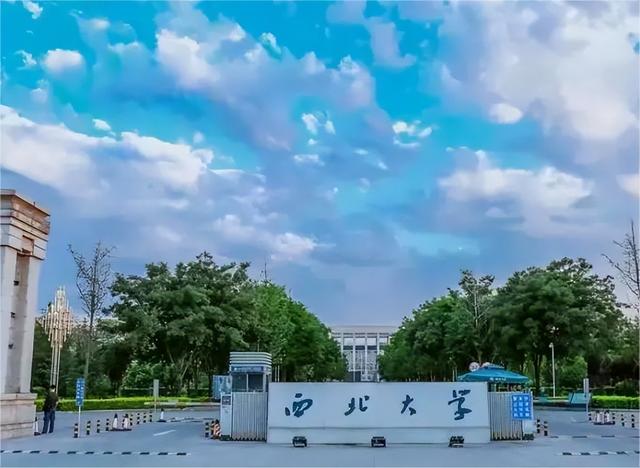 女研究生带母上学，最终宿舍自缢身亡：没有人愿意被脐带栓一辈子