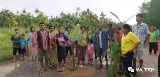 面对公务员“不作为”，泰国美女“脱衣服”，缅甸帅哥“钓小鱼”