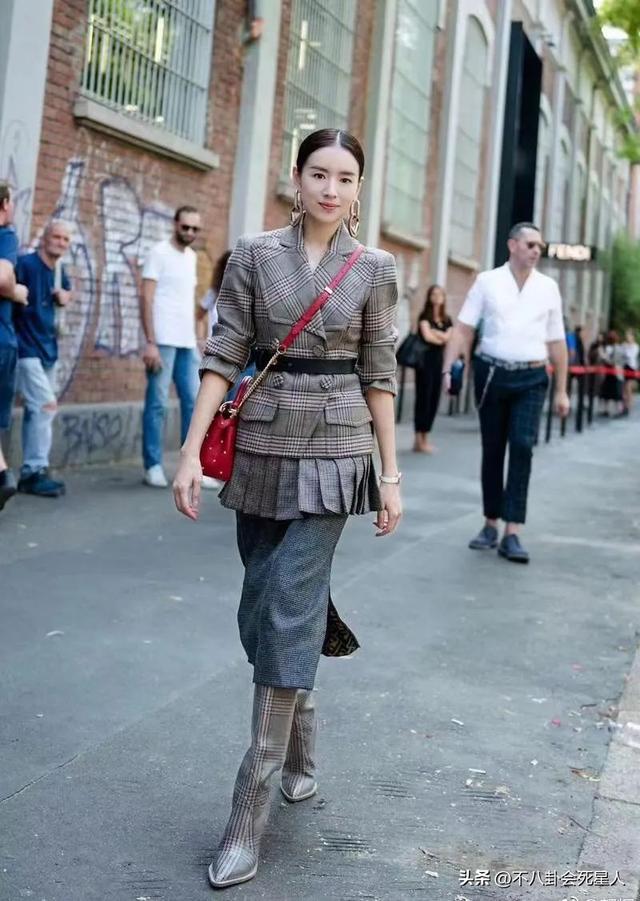 7组中年女星同框比美，刘涛赢了秦海璐，殷桃曾黎各有千秋