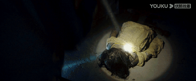 “假尸体”吓到真法医，导演看解剖吐了！拍悬疑剧有多吓人？