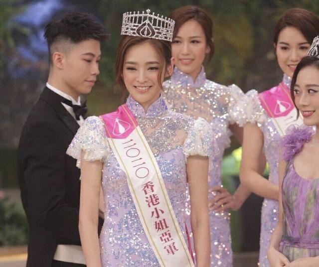 TVB小花新剧牺牲大！遭五花大绑太重口味，脚踏两只船遭雪藏半年