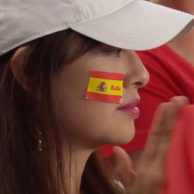 祝贺！中国网球美女追偶像成功，与纳达尔同框，见面时激动落泪