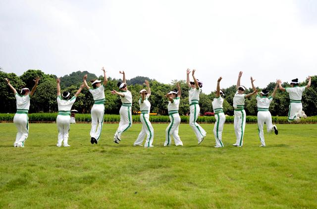 美女们的飒爽英姿运动装