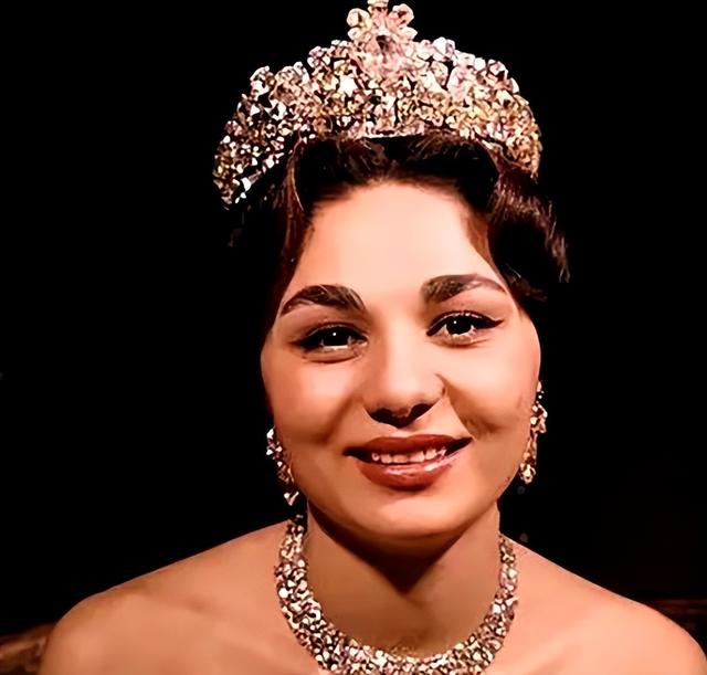 伊朗末代王后：嫁给3婚大19岁国王，母凭子贵坐稳后位