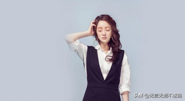 韩国美女演员徐孝琳,完美的八头身身材,即性感又有魅力